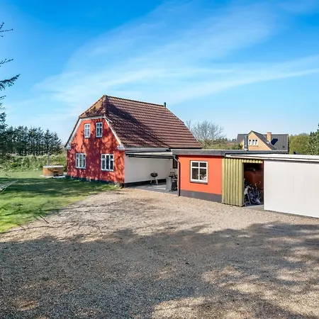 Thorlak - 1km From The Sea By Interhome