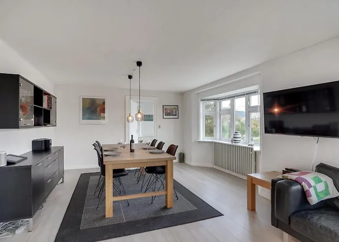 Thorlak - 1km From The Sea By Interhome